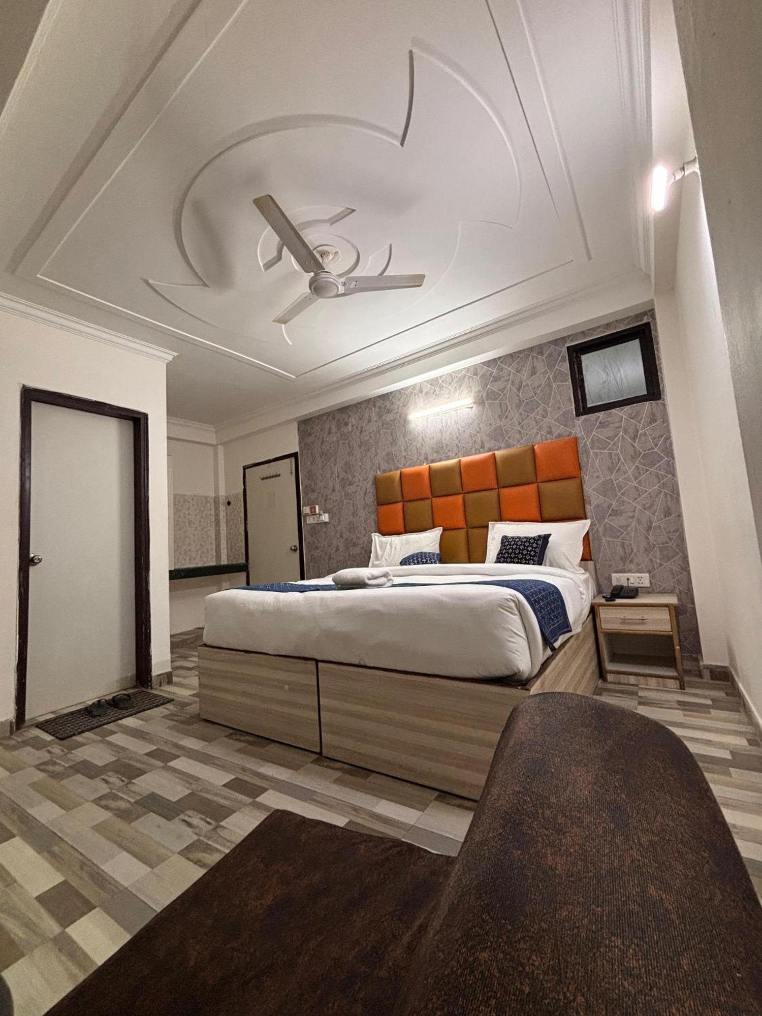 Clink Airport Stay -New Delhi Buitenkant foto