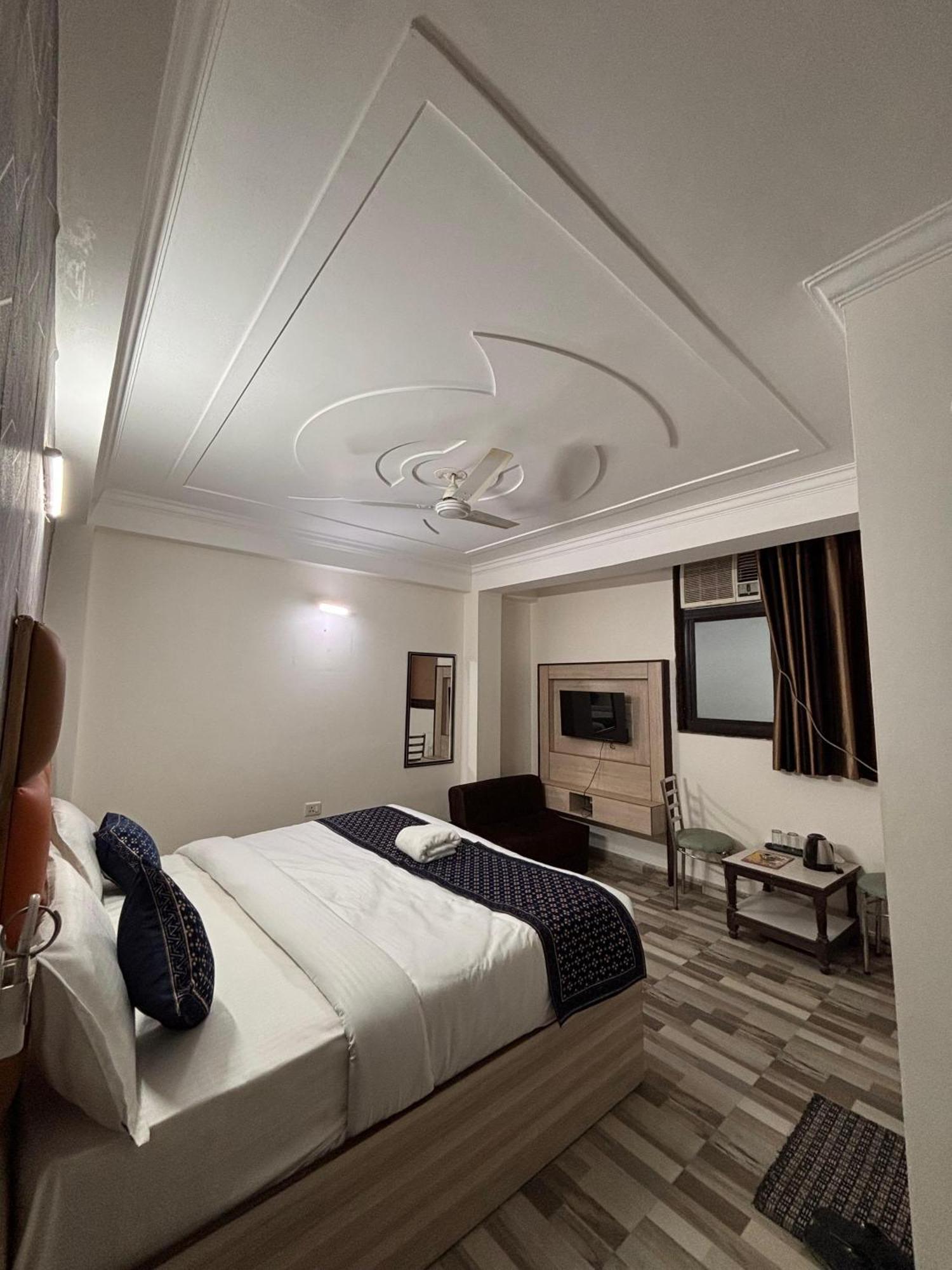 Clink Airport Stay -New Delhi Buitenkant foto